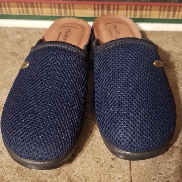 Flexus slip-ons - Picture 2 of 9